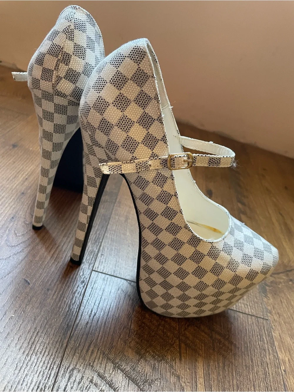 Ami Check-Print Mary Jane Platform Heels in White and Gray
